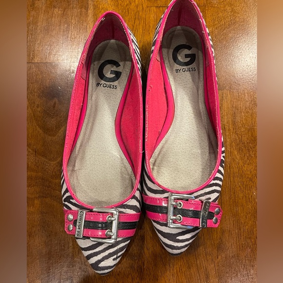 NWOT Guess Zebra Print Flats in 8 - Picture 1 of 6